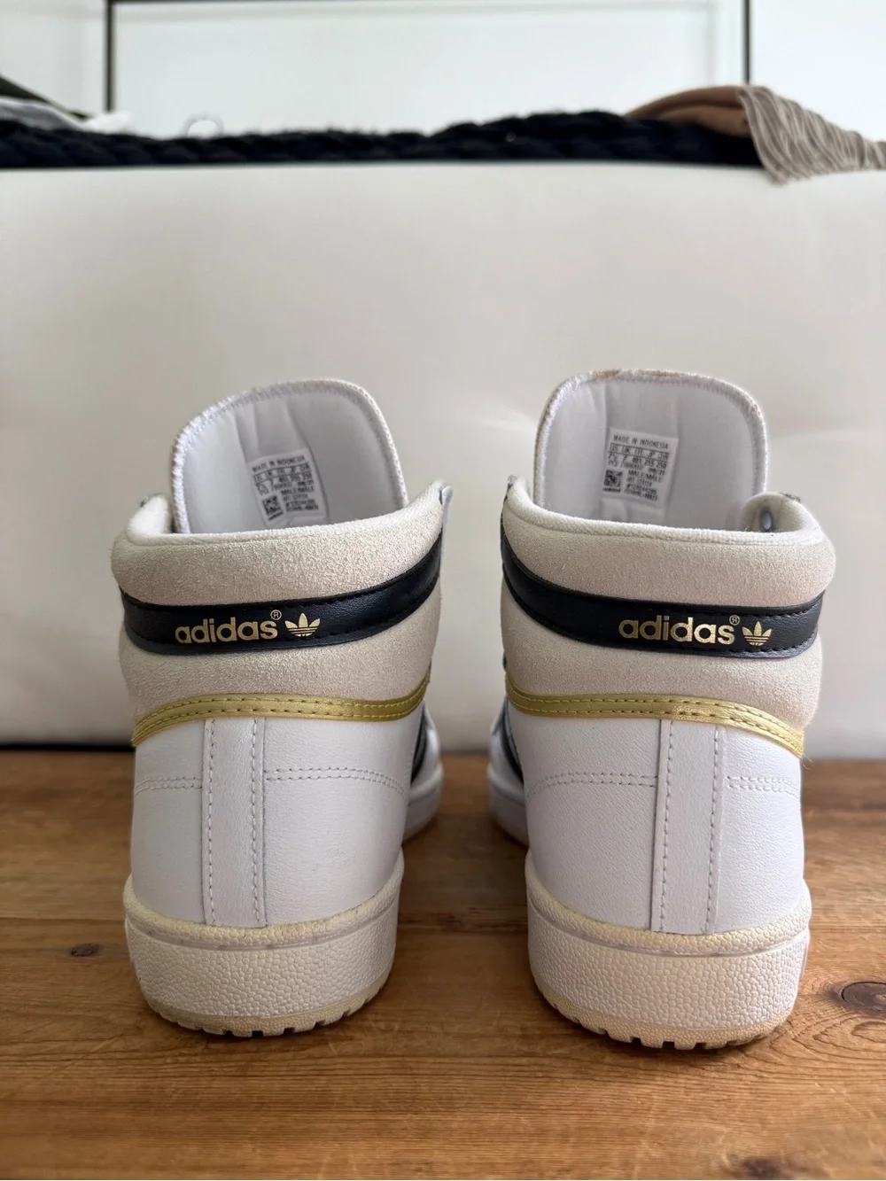 adidas Top Ten Hi White Black Gold Sneakers Men 7.5 Women 9